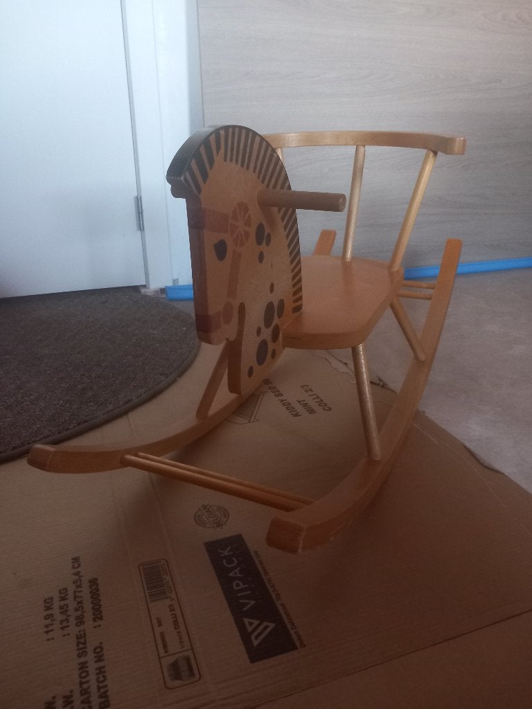 Houten hobbelpaard, Ophalen, Gebruikt