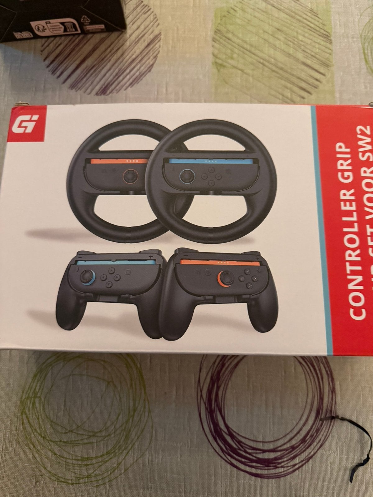 Nintendo switch 2. 2 stuurtjes en 2 grips, Games en Spelcomputers, Ophalen of Verzenden, Zo goed als nieuw