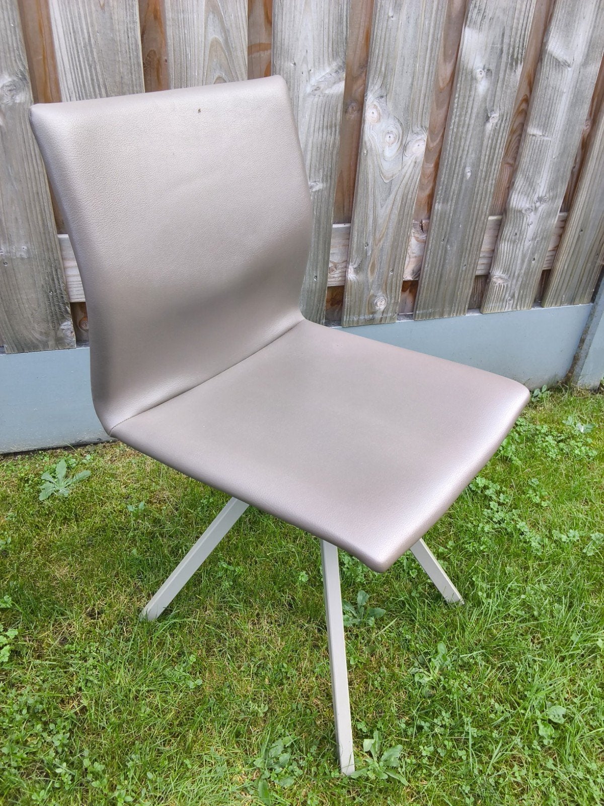 stevig ,comfortabele  stoelen ( 4 stuks ), Maison & Meubles, Gris, Synthétique, Enlèvement, Utilisé