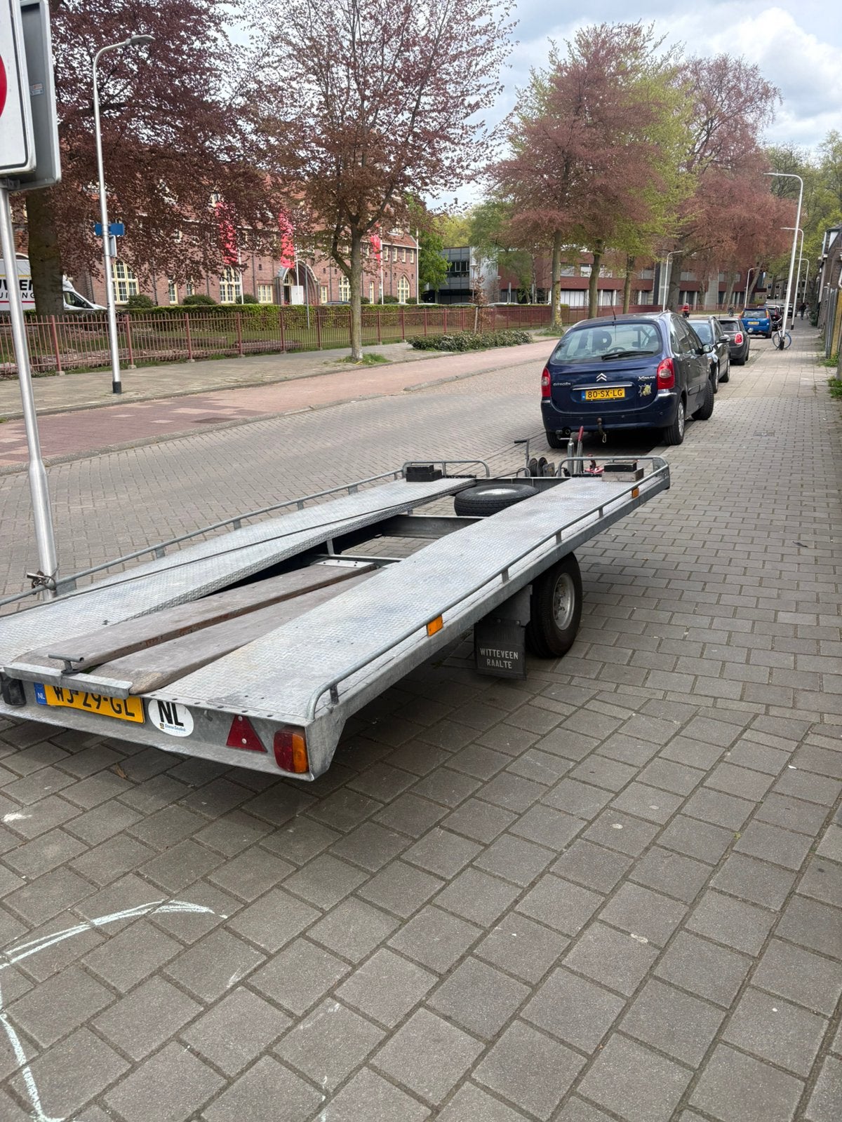 Witteveen r1301 autoambulance, Ophalen, Zo goed als nieuw
