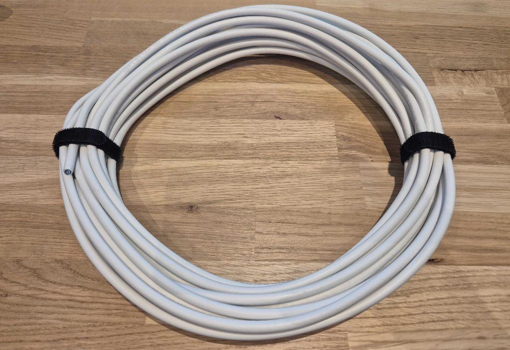 Coax kabel +- 17m wit, Audio, Tv en Foto, Audiokabels en Televisiekabels, Ophalen of Verzenden, Nieuw, 10 meter of meer, Coaxiale kabel