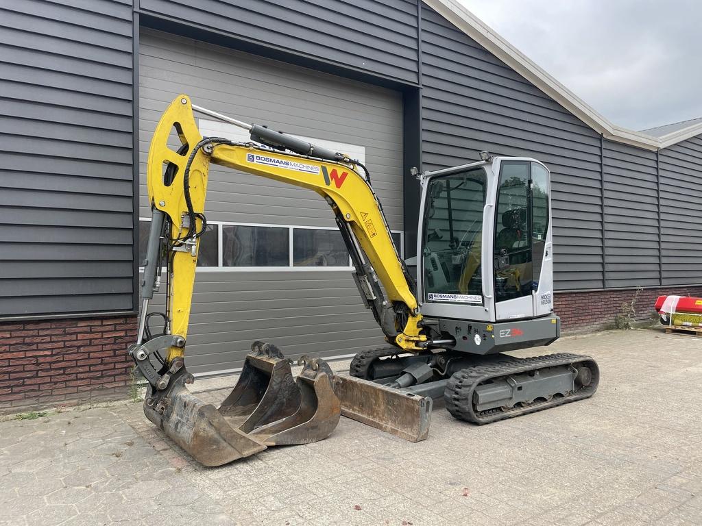 Neuson EZ36 minigraver / centrale smering, Excavatrice