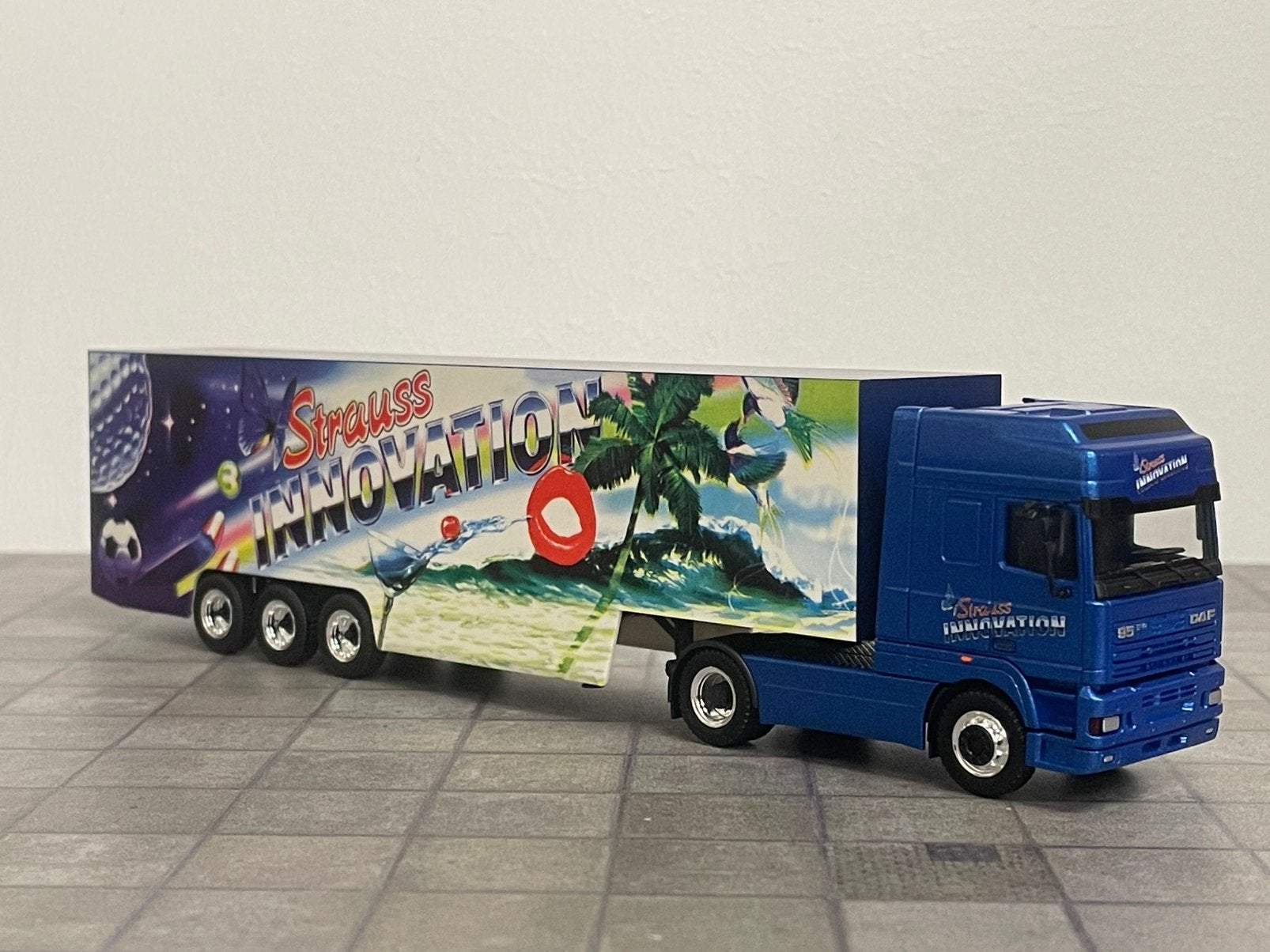 Herpa DAF 95-500 SSC STRAUSS Innovation 1:87, Ophalen of Verzenden, Zo goed als nieuw, Bus of Vrachtwagen, Herpa