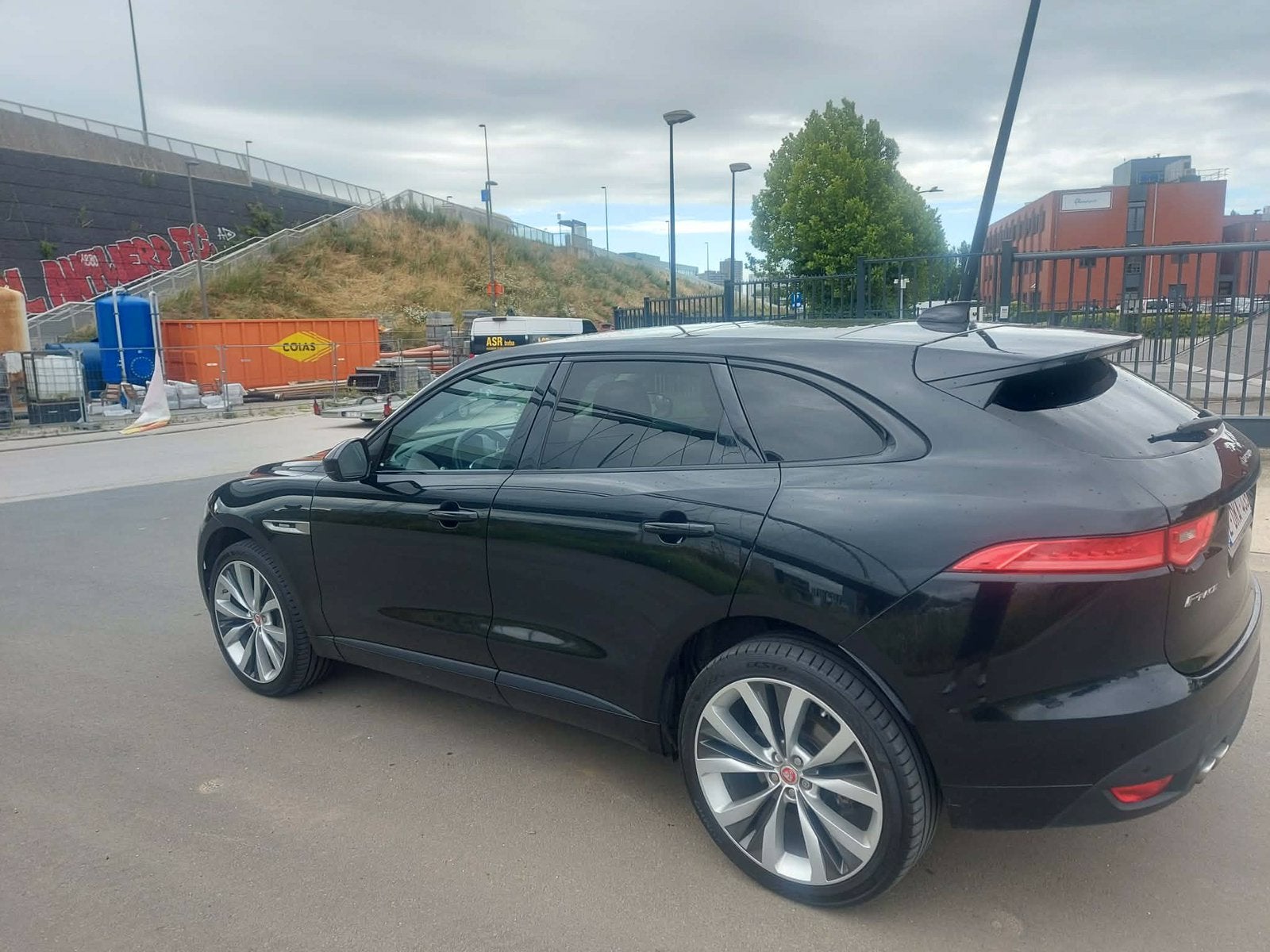 Jaguar f pace 2.0 diesel 180 pk   Bouwjaar 2018., Automaat, Zwart, Leder, Diesel