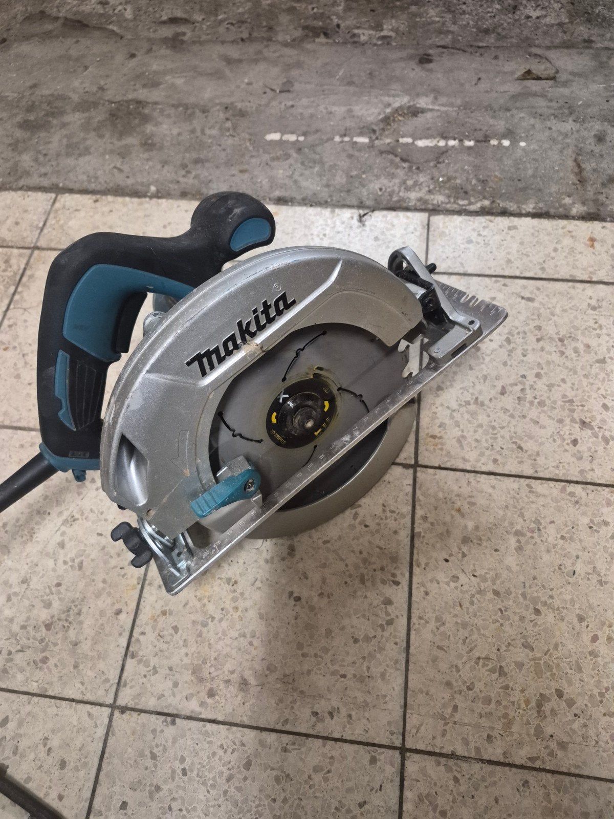 cirkelzaagmachine makita, Enlèvement, Utilisé