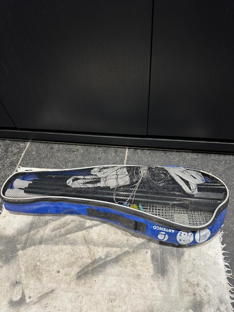 Badmington set + net, Sport en Fitness, Badminton, Ophalen, Zo goed als nieuw, Racket(s)