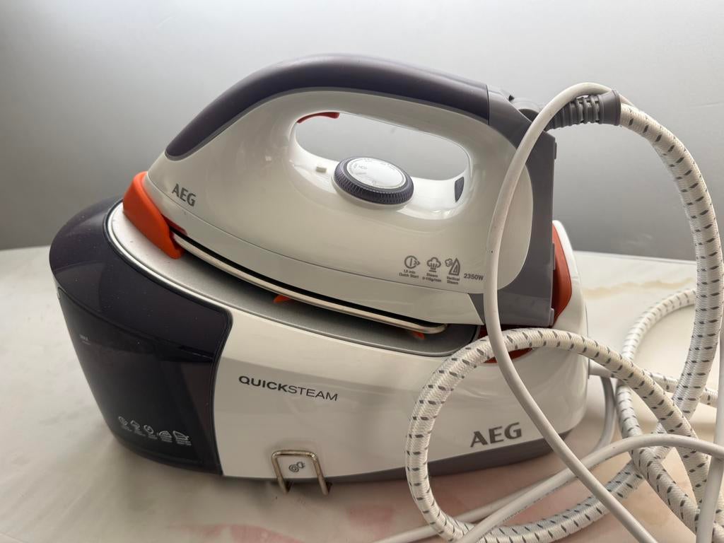 Générateur de vapeur AEG QuickSteam : puissant et rapide, Electroménager, Fers à repasser & Planches à repasser, Comme neuf, Envoi