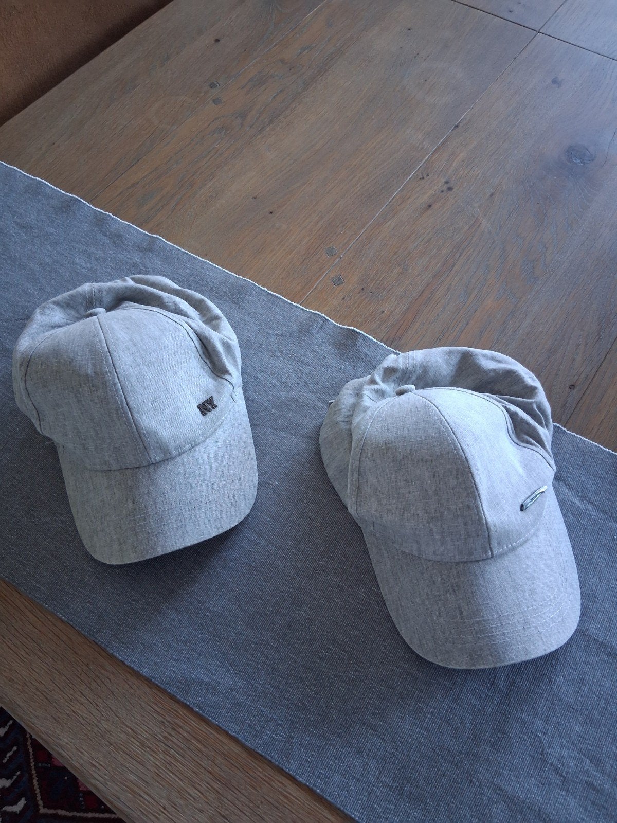 2 grijze petten, Vêtements | Femmes, Enlèvement