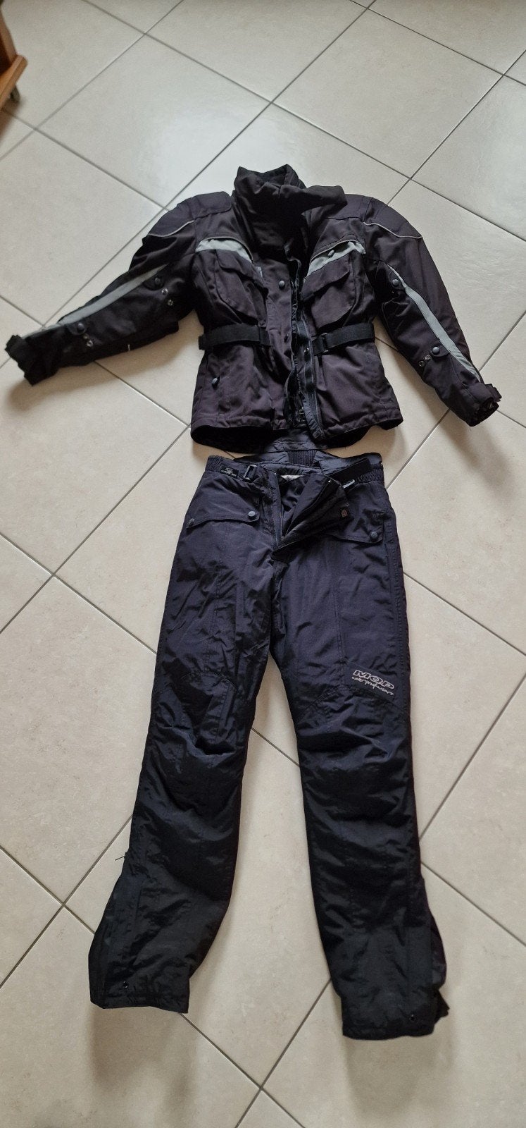 Veste et pantalon(femme) moto, Motos, Enlèvement, Seconde main, Femmes, Pantalon | textile