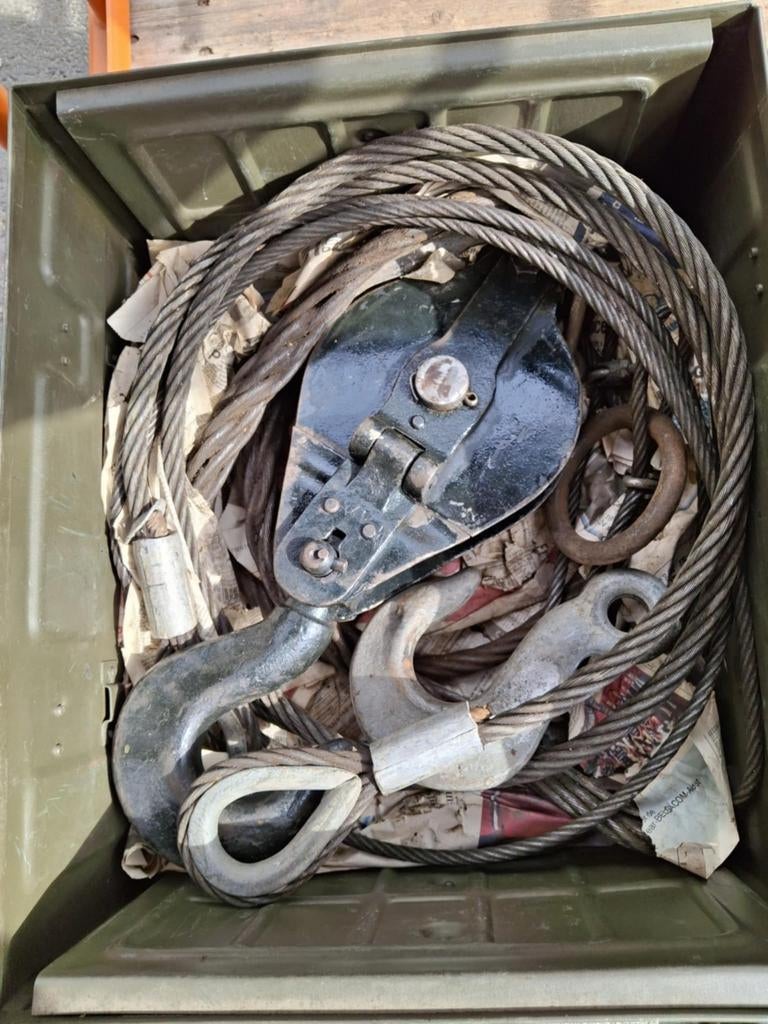 Câble remorquage camion élingues et poulie