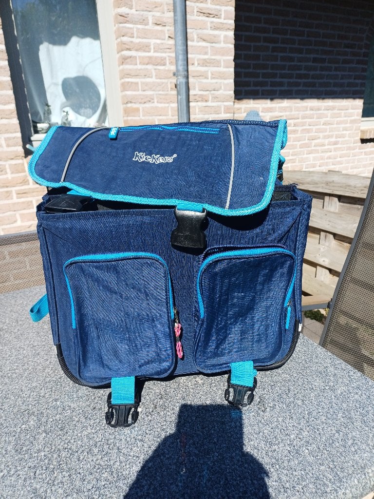 SCHOOLBOEKENTAS  KICKERS IN ZEER GOEDE STAAT PR 12€, Ophalen, Zo goed als nieuw