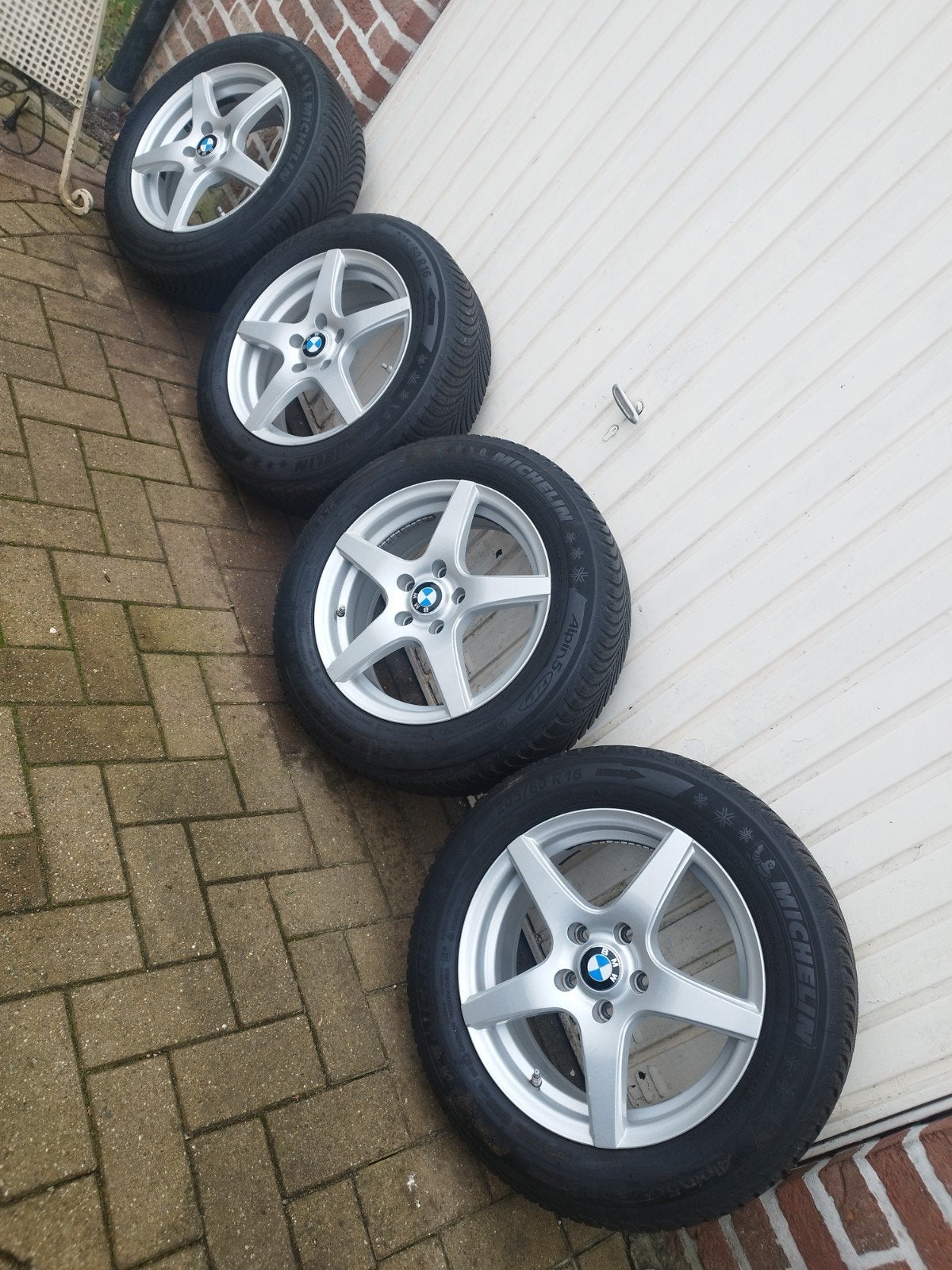 pneus d'hiver Michelin 205/60/R16 BMW série 2 F45/46+capteur, Pneus hiver, 16 pouces, Véhicule de tourisme, 205 mm