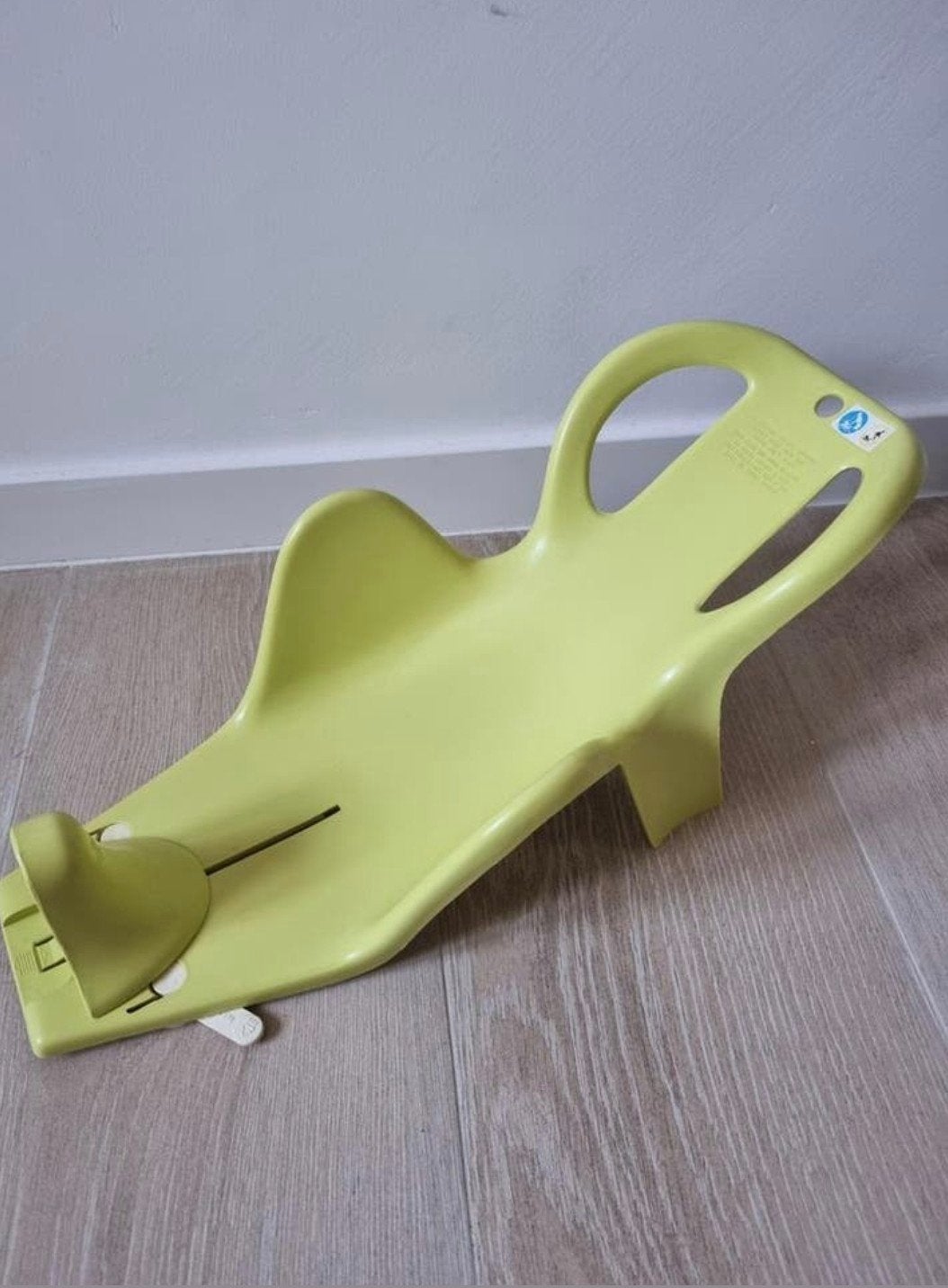 Siège de bain Thermobaby allongé - chaise de bain pour bébé, Enfants & Bébés, Bains & Soins, Enlèvement, Utilisé, Siège de bain ou Anneau de bain