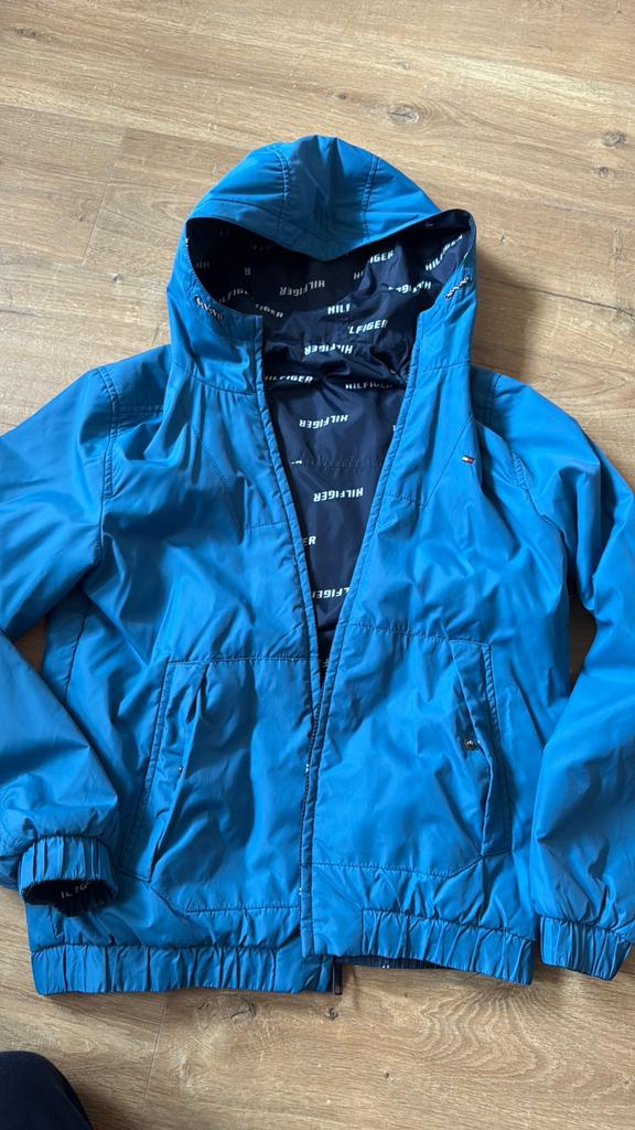 Tommy Hilfiger jongens jasje maat 164, Kinderen en Baby's, Kinderkleding | Maat 164, Ophalen, Zo goed als nieuw, Jas