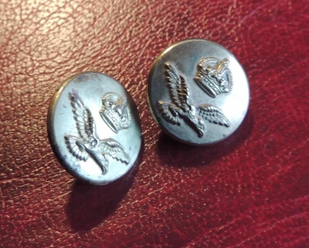 Deux boutons petit modèle Belgian RAF fab FONSON, Verzamelen, Verzenden, Luchtmacht, Kleding of Schoenen