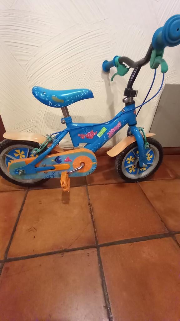 kinderfietsje + kinderbed en opbergkast, Enlèvement, Utilisé, Moins de 16 pouces