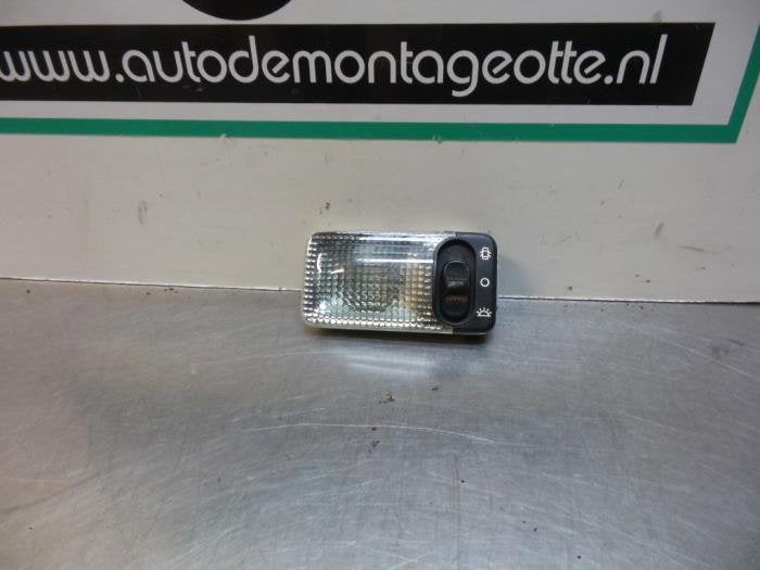 Eclairage intérieur arrière d'un Peugeot 406, -, Utilisé, -, Peugeot