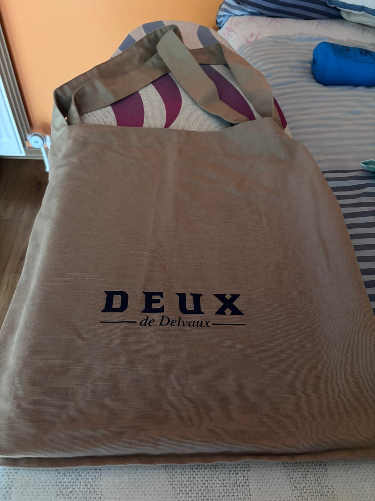 Deux de Delvaux opbergzak, Bijoux, Sacs & Beauté, Sacs | Sacs à bandoulière, Enlèvement ou Envoi, Utilisé, Beige, Autres marques