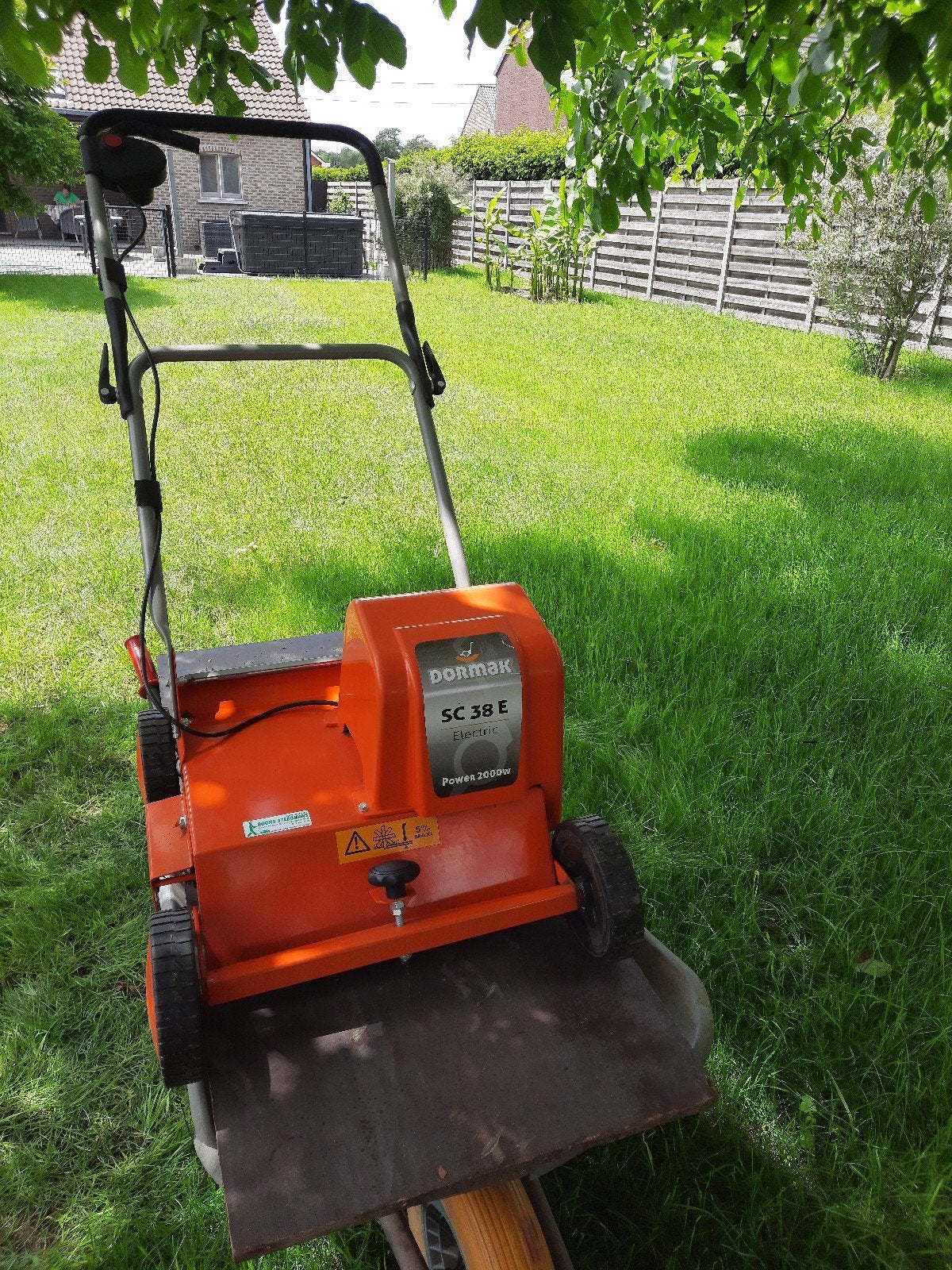 Verticuteermachine Dornak electrisch, Ophalen