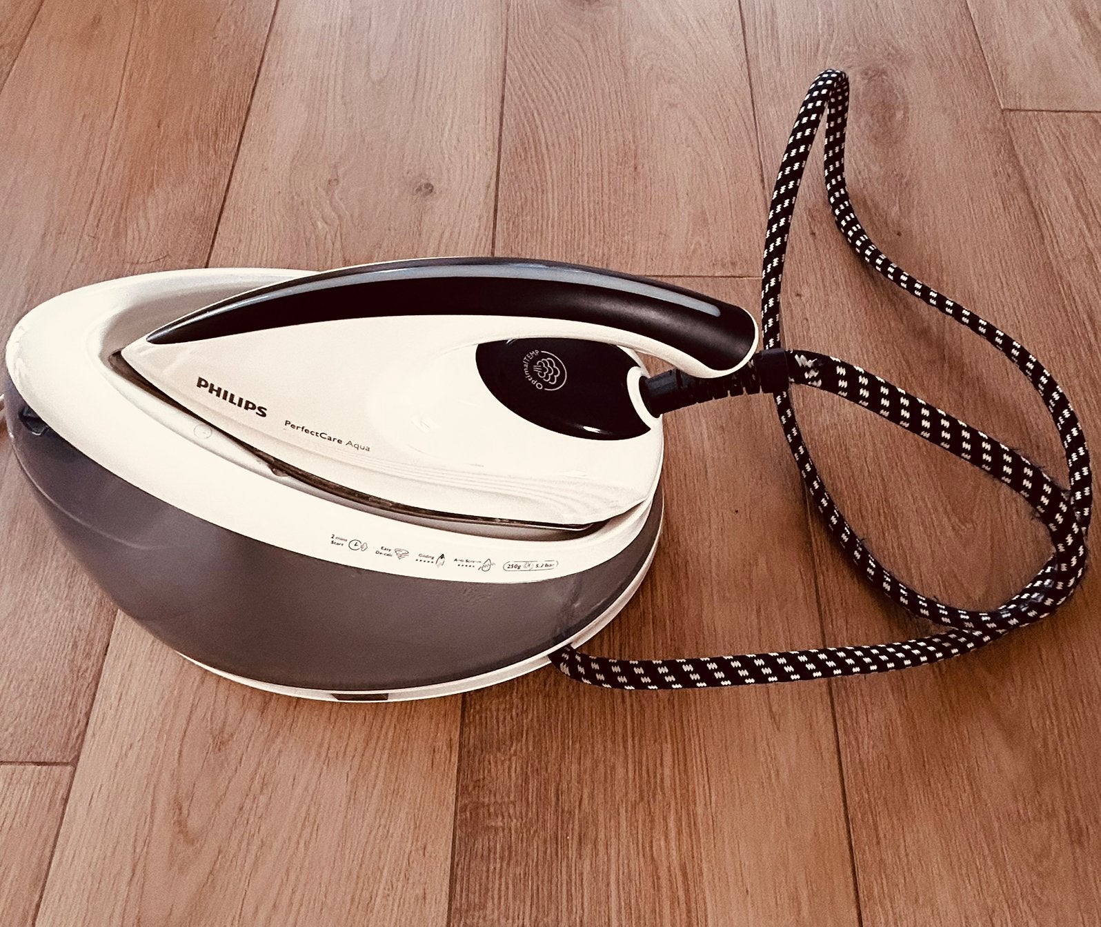 Philips PerfectCare Aqua stoomstrijkijzer, Ophalen