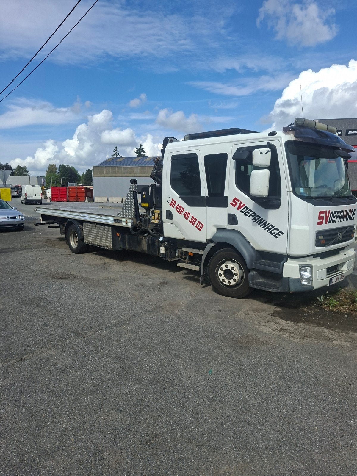 bonjour a vendre depanneuse volvo fl 240