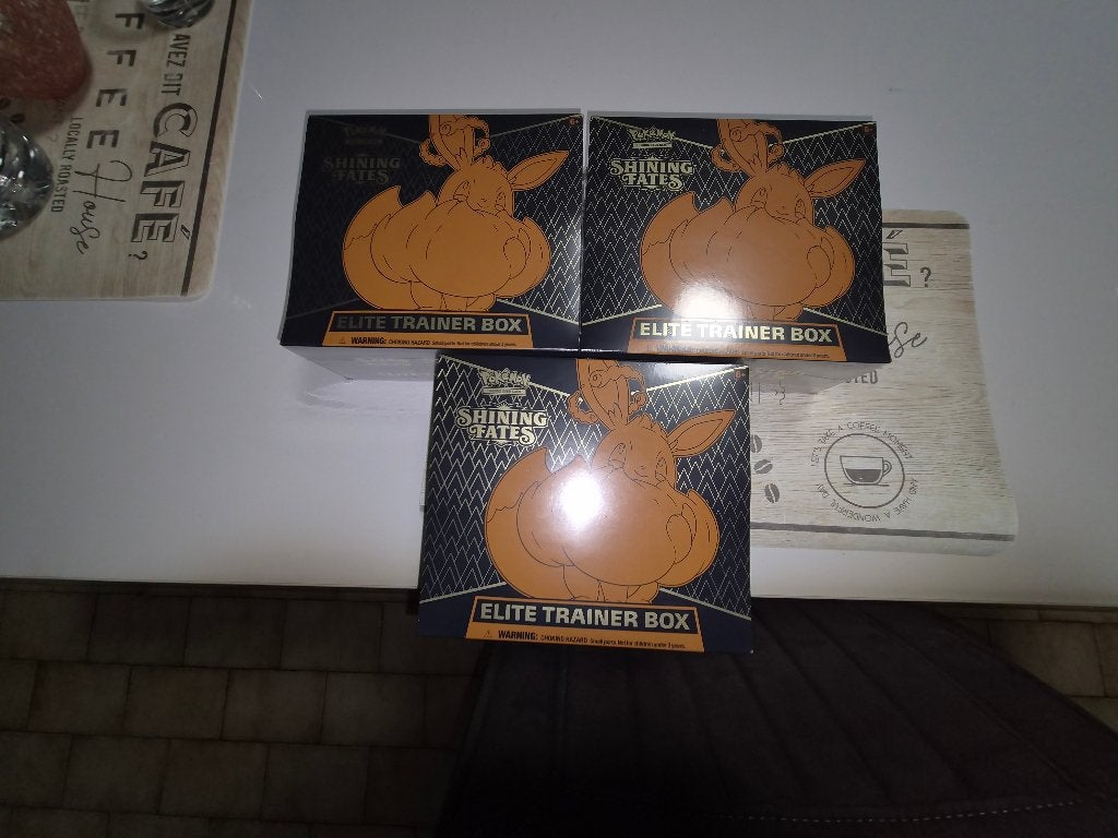 Shining Fates – Elite Trainer Box, Enlèvement ou Envoi, Neuf, Booster box