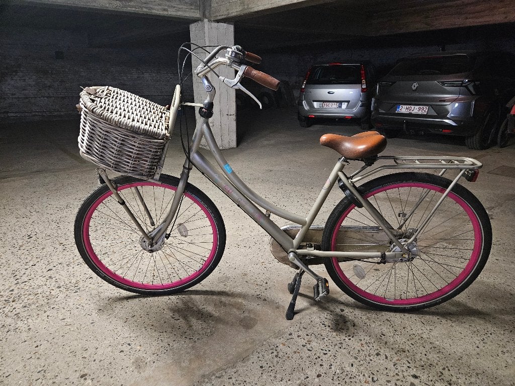 Meisjesfiets gebruikt maar in goede staat, Fietsen en Brommers, Fietsen | Dames | Damesfietsen, Gebruikt, Velgrem, (Extra) lage instap