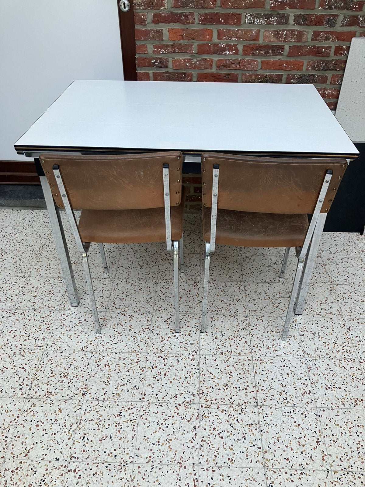 Formica tafel met 2 verlengstukken en 3 stoelen, Ophalen, Gebruikt