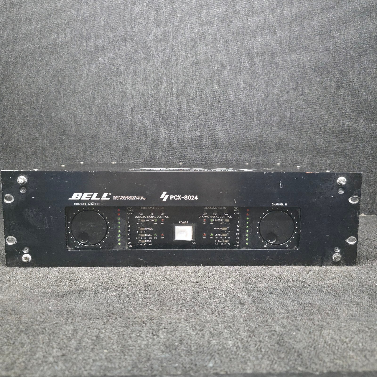 BELL  PCX-8024   versterker   2 x 450 watt met crossover


B, Ophalen of Verzenden