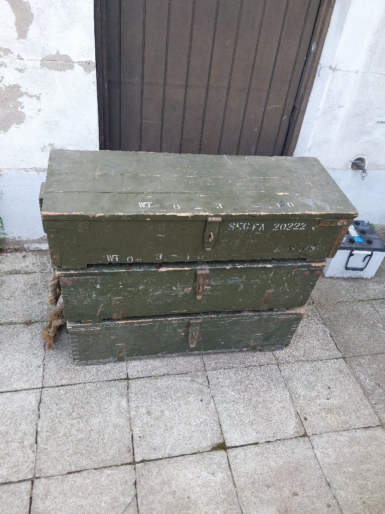 3 valises militaires britanniques, Enlèvement, Armée de terre, Caisse ou Géocache