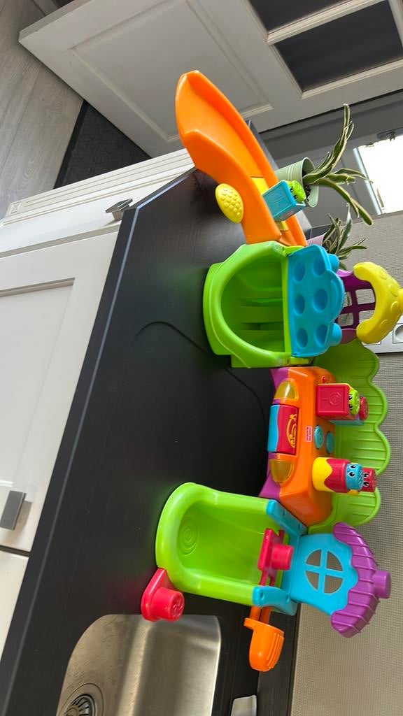 Fisher price bewegend speeldorp met muziek, Kinderen en Baby's, Speelgoed | Fisher-Price, Ophalen, Zo goed als nieuw