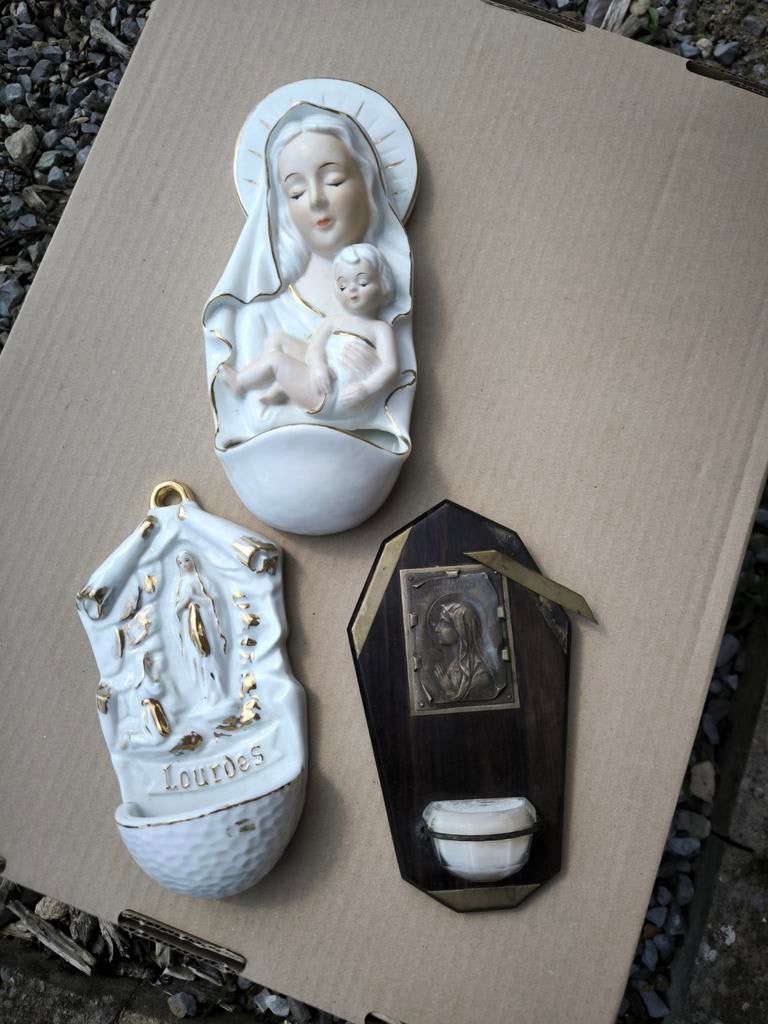 Lot heiligenbeelden en wijwater beeldjes, Antiek en Kunst, Antiek | Religieuze voorwerpen, Ophalen