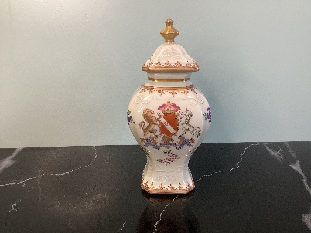 Petit vase et couvercle Samson - Paris. 131/H., Enlèvement ou Envoi