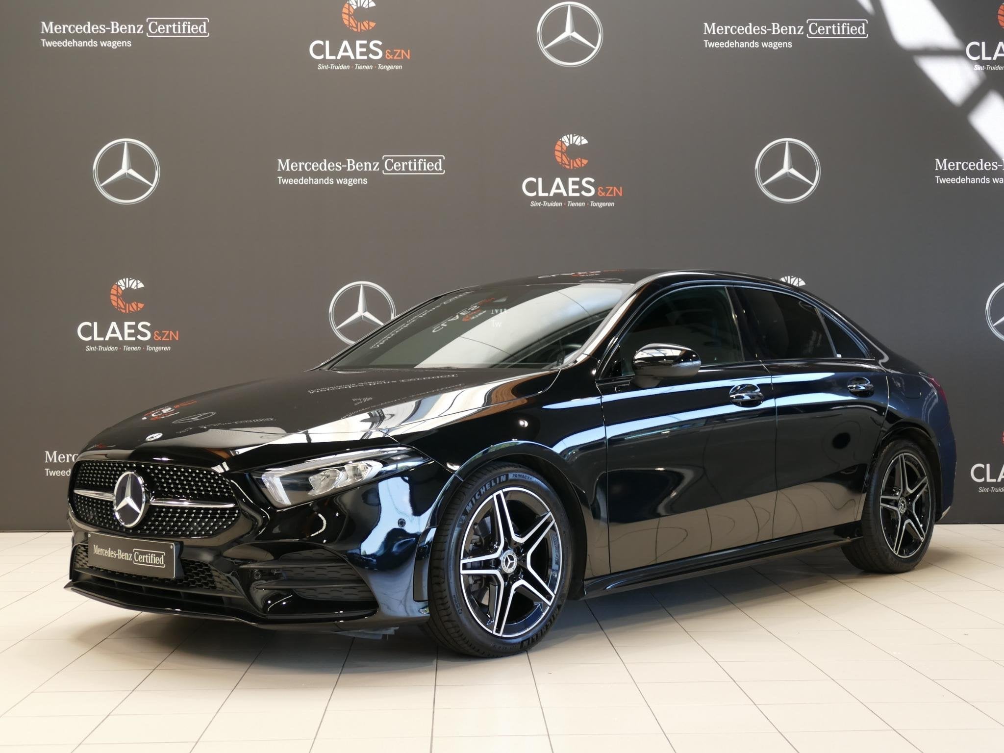 Mercedes-Benz A-Klasse Berline 180 AMG Line - DOS 8859, Auto's, 4 deurs, Gebruikt, 4 cilinders, 136 pk