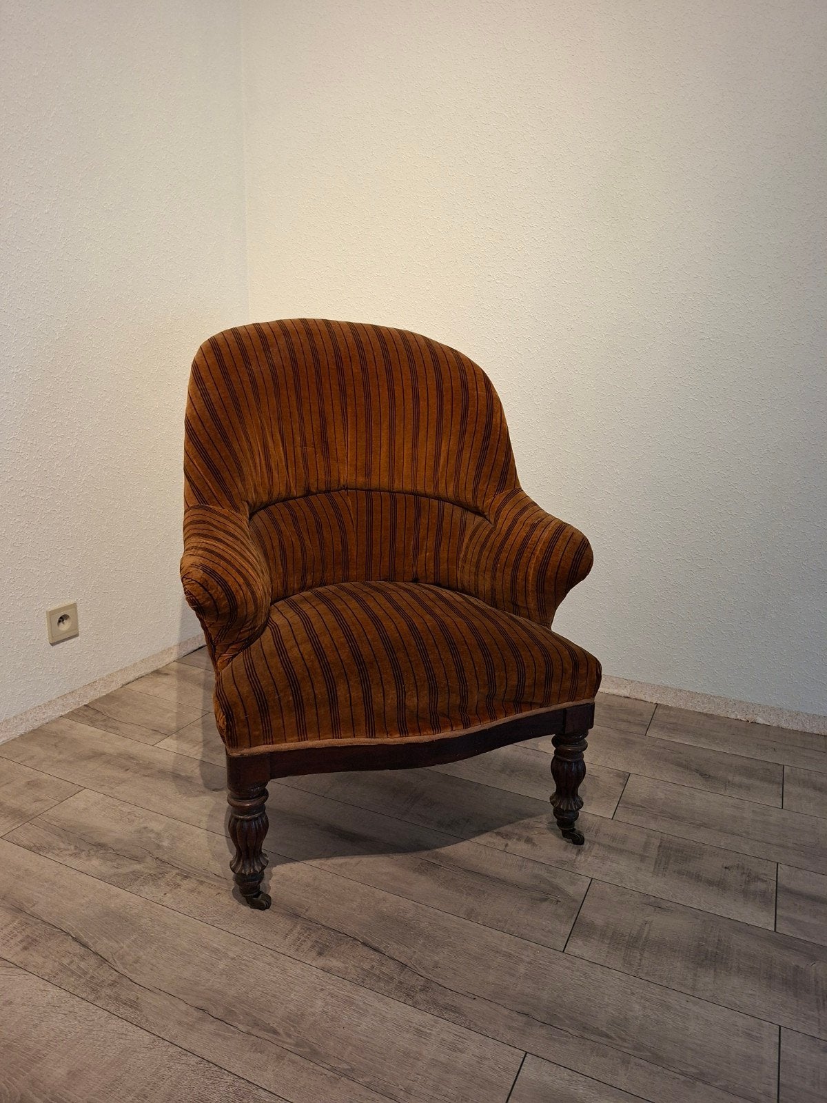 Fluwelen fauteuil, Ophalen