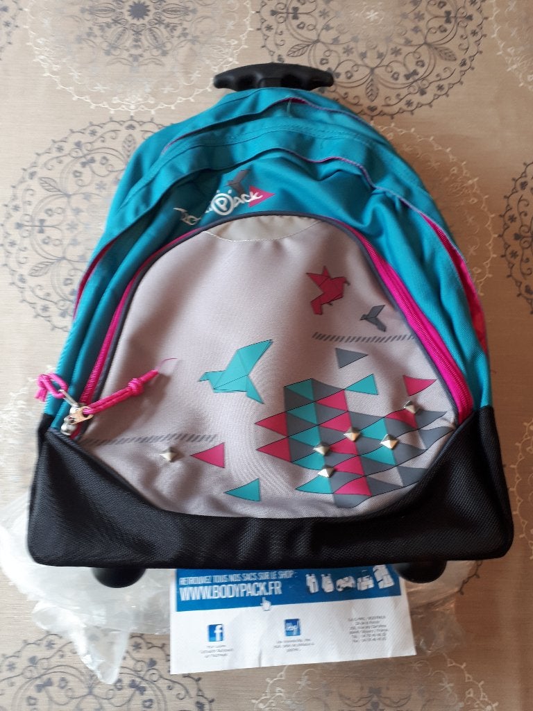 Cartable à roulettes et sac à dos école neufs, Enlèvement ou Envoi, Neuf, Sac à dos