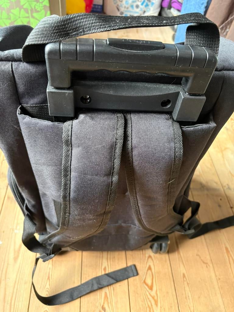 Rugzak trolley voor hond tot 15 kg. 1 x gebruikt ., Ophalen, Zo goed als nieuw