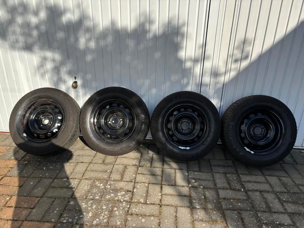 Velgen met goede banden en wiedeksels van citroen, Auto-onderdelen, Ophalen, 15 inch, Banden en Velgen, 205 mm
