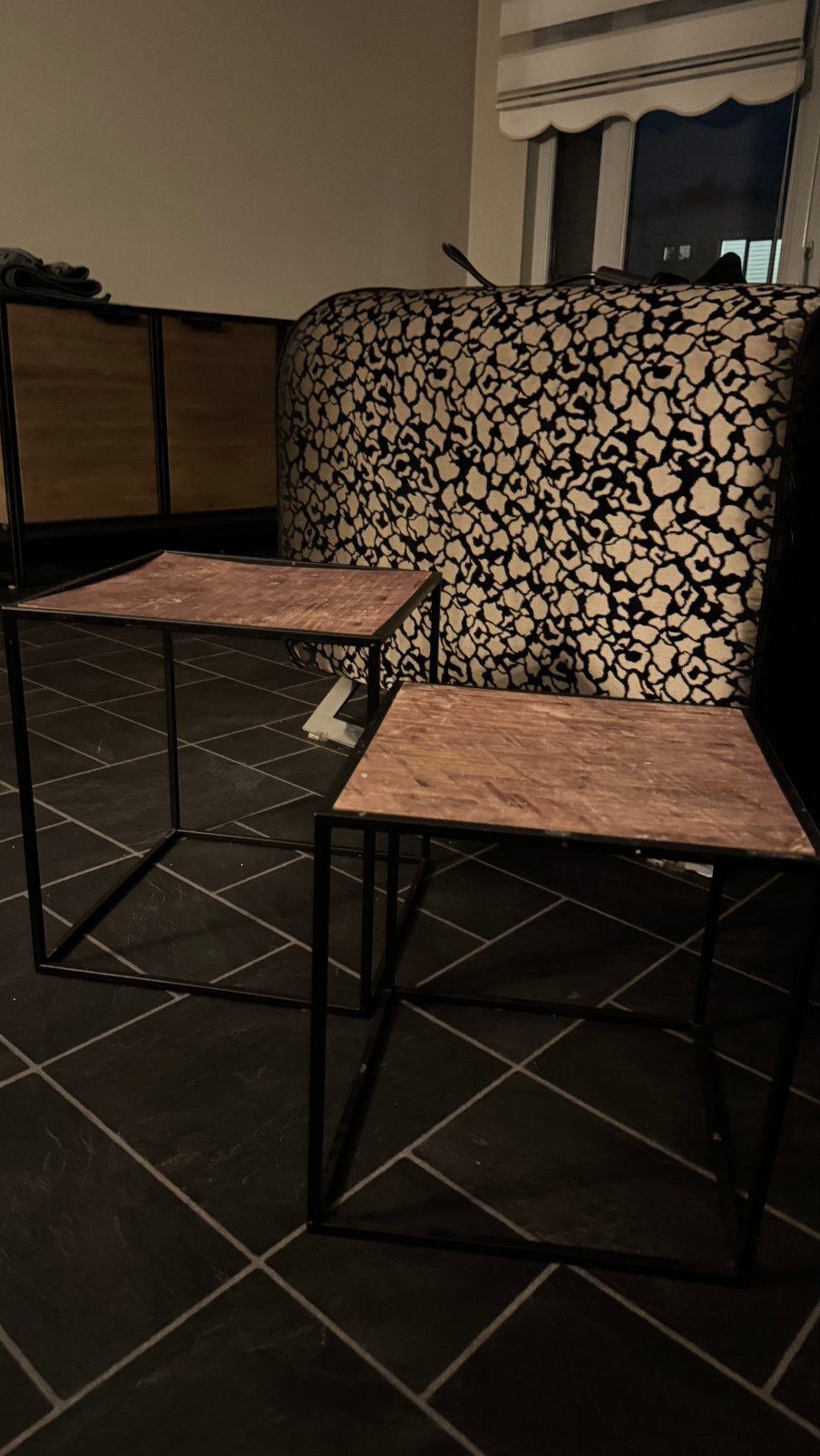 Tables d'appoint gratuites, Maison & Meubles, Enlèvement, Comme neuf, Carré