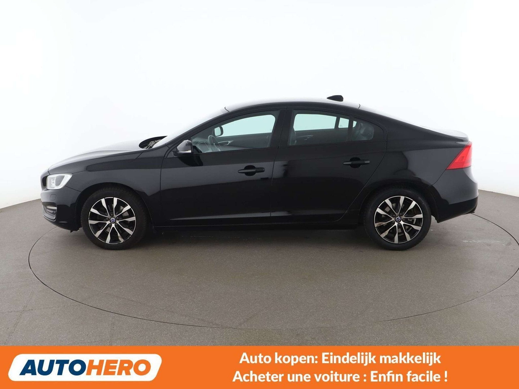 Volvo S60 2.0 T4 Linje Svart (année de construction 2018), Autos, Cuir, Achat, 4 portes, https://public.car-pass.be/vhr/98379ac0-d77a-4e54-bcb0-f9eef820a524
