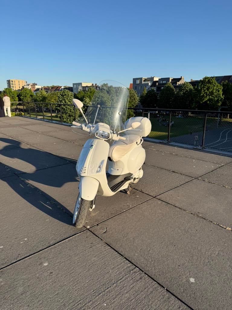 Vespa sprint justin bieber uniek, Vélos & Vélomoteurs, Enlèvement ou Envoi