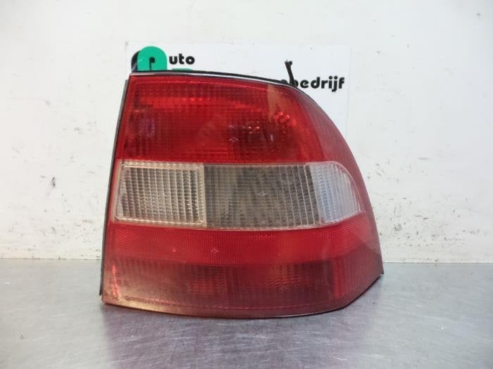 Achterlicht rechts van een Opel Vectra (Vectra B 95-), Auto-onderdelen, Gebruikt, -, -, Opel