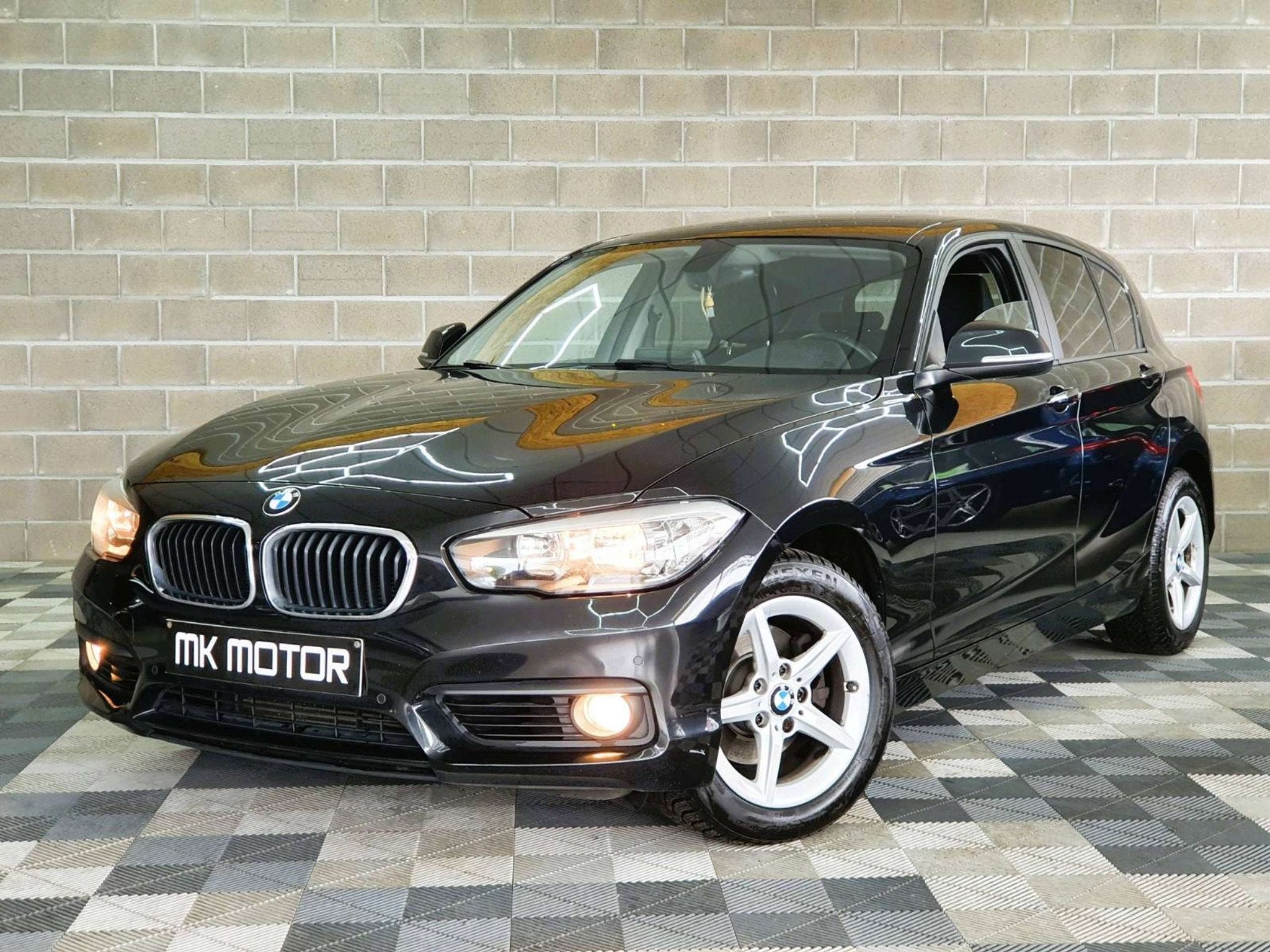 BMW 1 Serie 120 Xdrive 2.0 DIESEL 190CV - 1ER MAIN - FUL, Autos, Achat, Euro 6, Entreprise, Noir