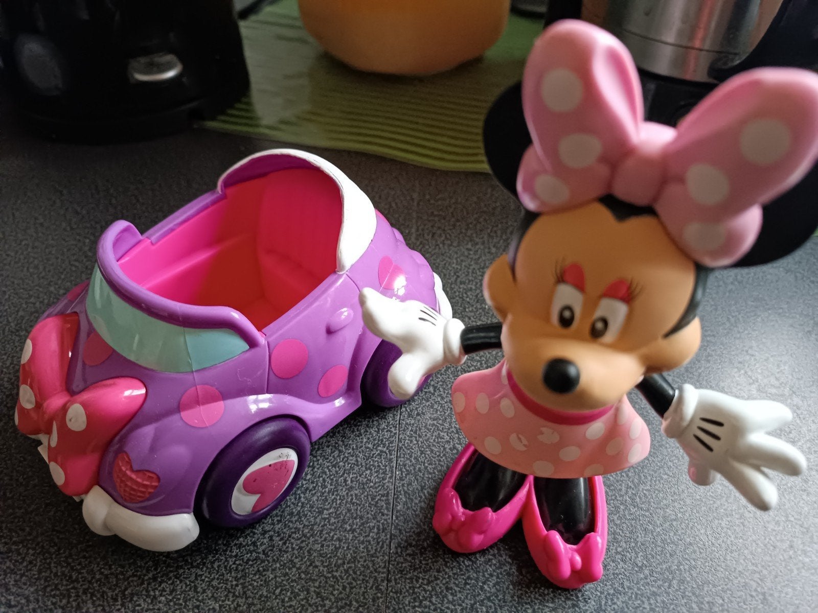 Poupée Disney, Minnie Mouse, cerceau de 25 cm et voiture, bo, Enfants & Bébés, Jouets | Poupées, Enlèvement