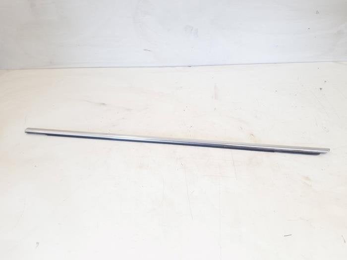 Joint de vitre d'un Volkswagen Passat, Volkswagen, -, 3 mois de garantie, Utilisé