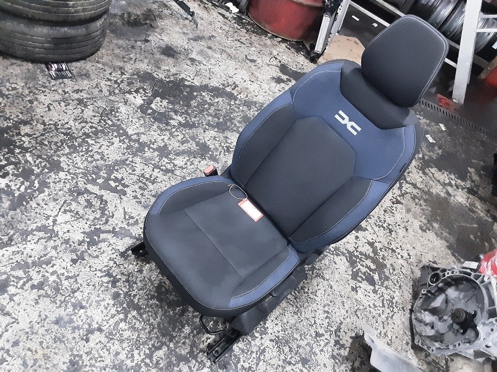STOEL LINKS VOOR Dacia Duster (DJF) (01-2023/-), Auto-onderdelen, Interieur en Bekleding, Dacia, Gebruikt