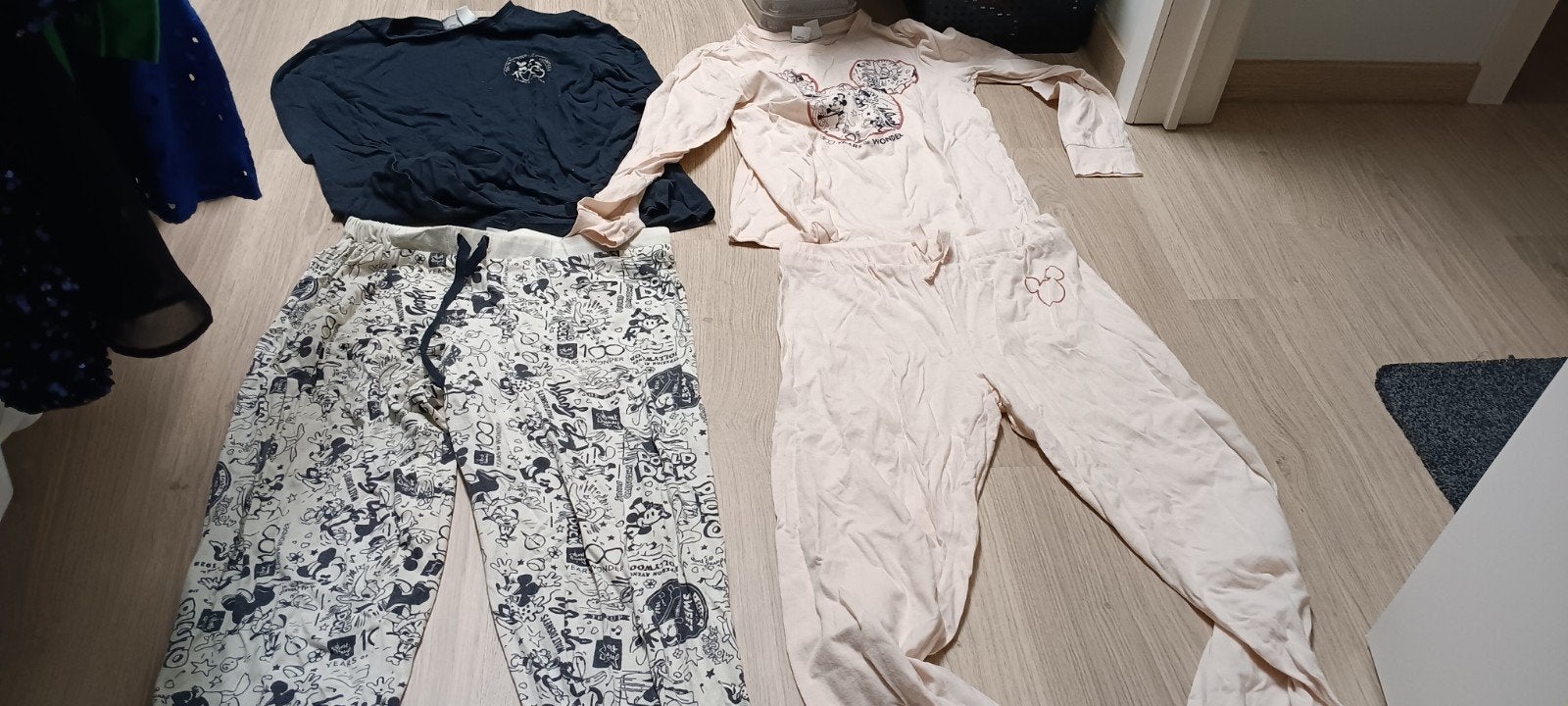 pyjama's Disney samen voor 5,25 euro, Kleding | Dames, Pyjama's, Ophalen of Verzenden, Maat 34 (XS) of kleiner