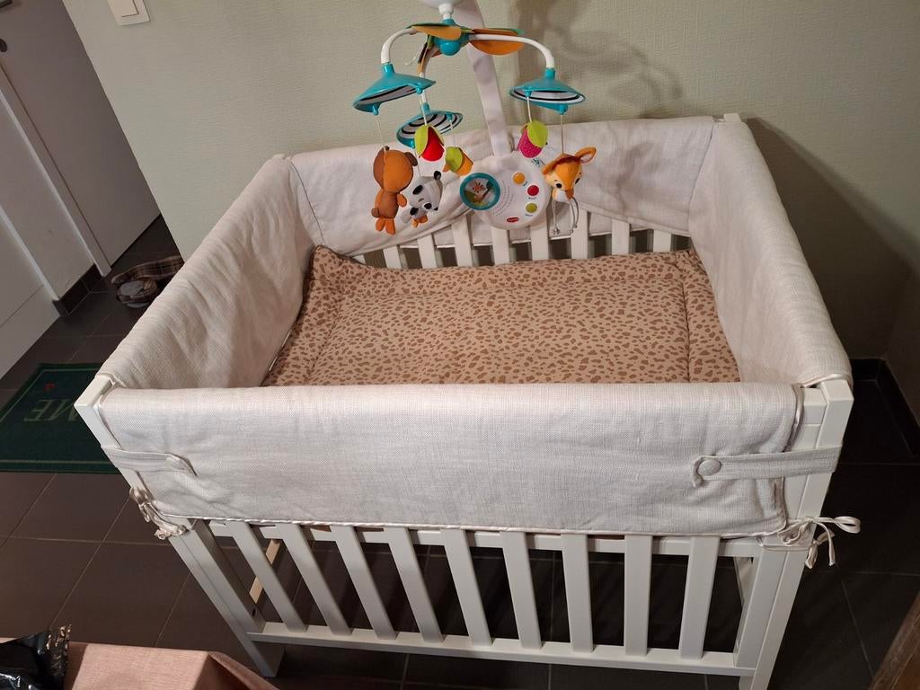 Baby park met omranding en mobiel, Enlèvement