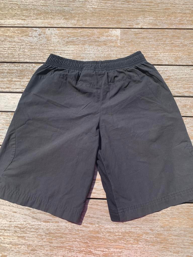 Short Nike Dry Fit zwart - jongens - 10/12 jaar, Ophalen of Verzenden, Zo goed als nieuw, Jongen of Meisje, Sport- of Zwemkleding