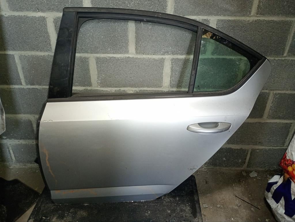 Porte Skoda octavia Seat, Autos : Pièces & Accessoires, Enlèvement, Arrière, Seat, Porte